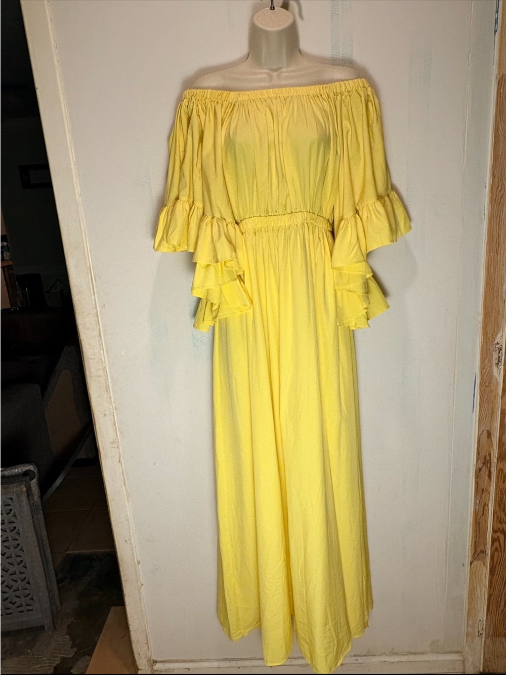 Yellow Off-Shoulder Ruffle Maxi Dress Women’s Size XL